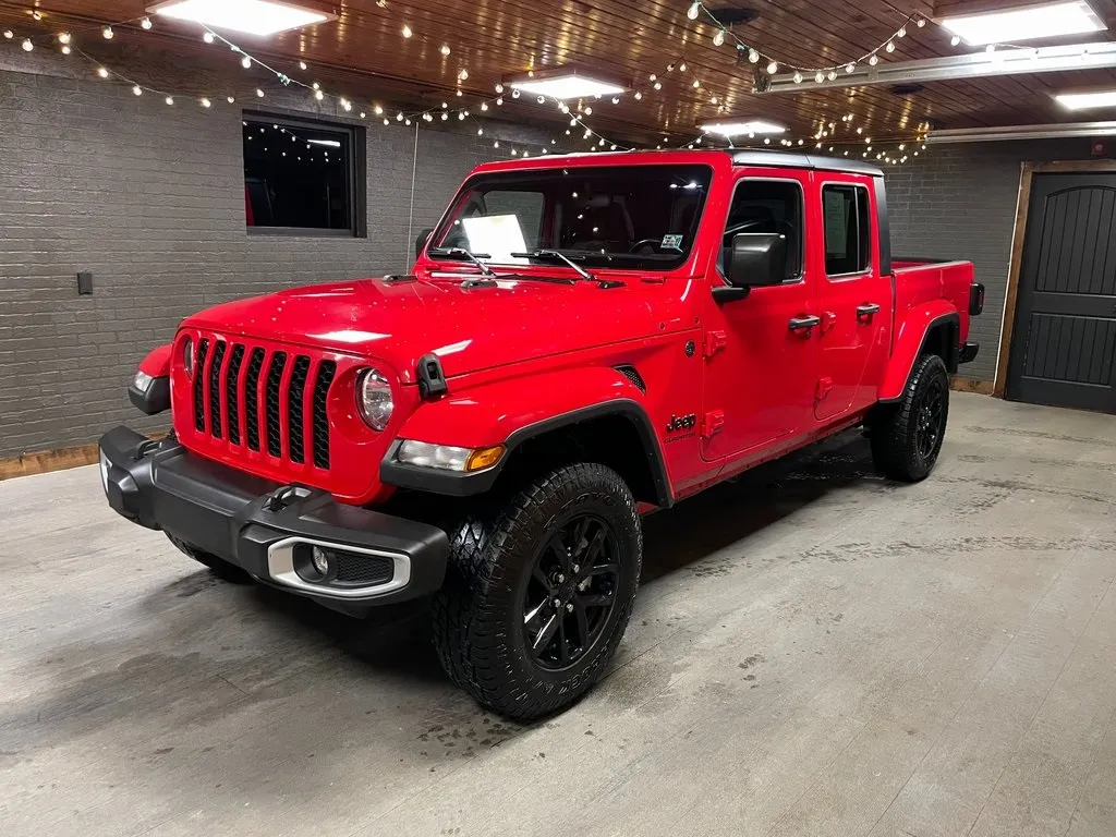 2022 Jeep Gladiator Sport