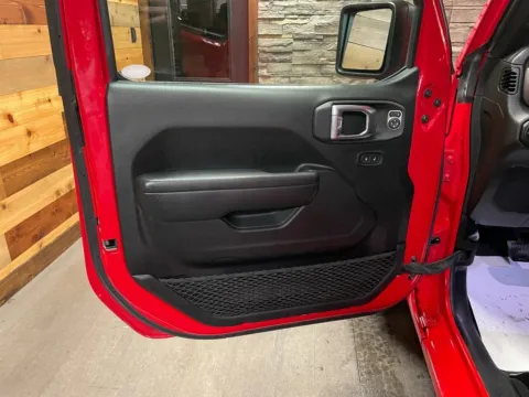 More photos of 2022 Jeep Gladiator Sport at Kurt Johnson Auto Sales & Service, PA