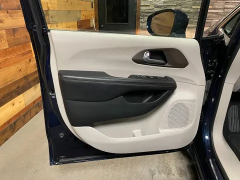 More photos of 2018 Chrysler Pacifica Touring L Plus at Kurt Johnson Auto Sales & Service, PA