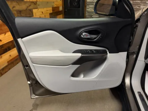 More photos of 2020 Jeep Cherokee Limited at Kurt Johnson Auto Sales & Service, PA