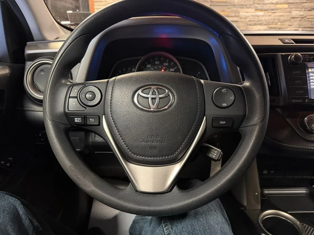 2015 Toyota RAV4 XLE - Photo 23