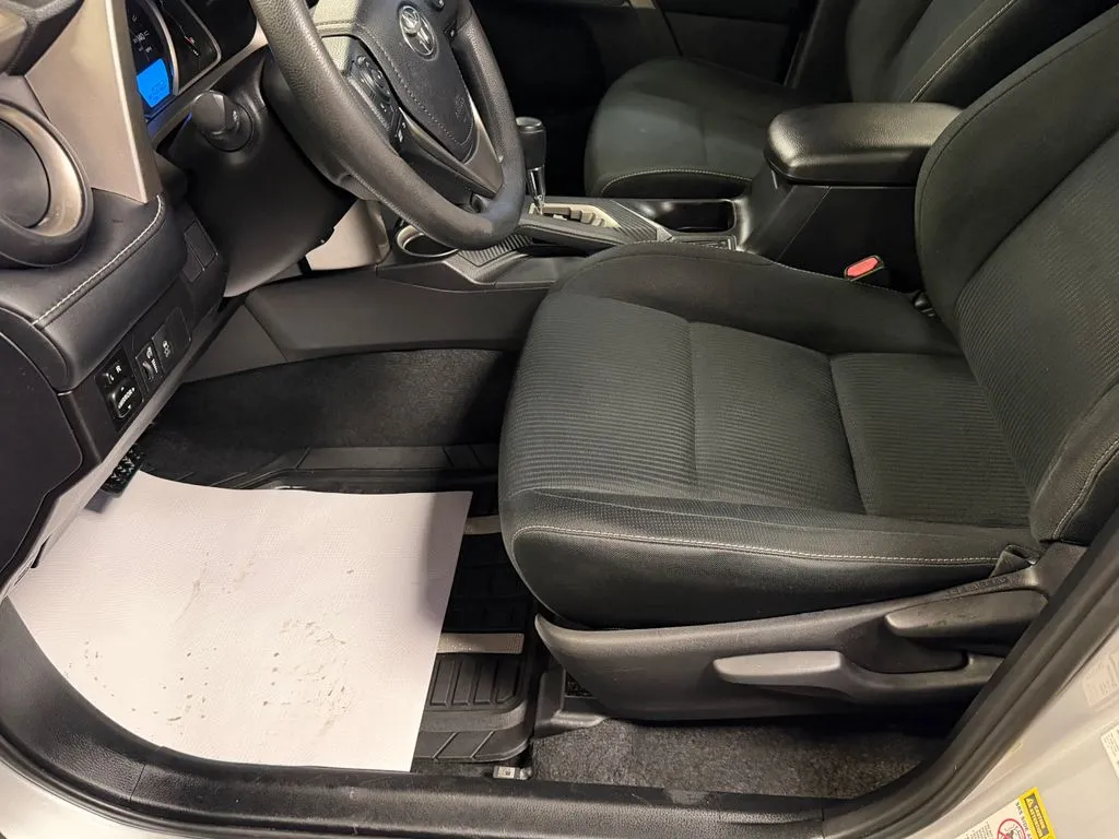 2015 Toyota RAV4 XLE - Photo 7