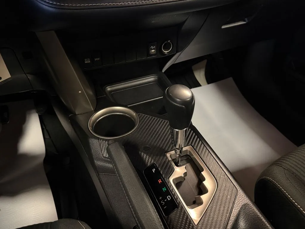 2015 Toyota RAV4 XLE - Photo 27