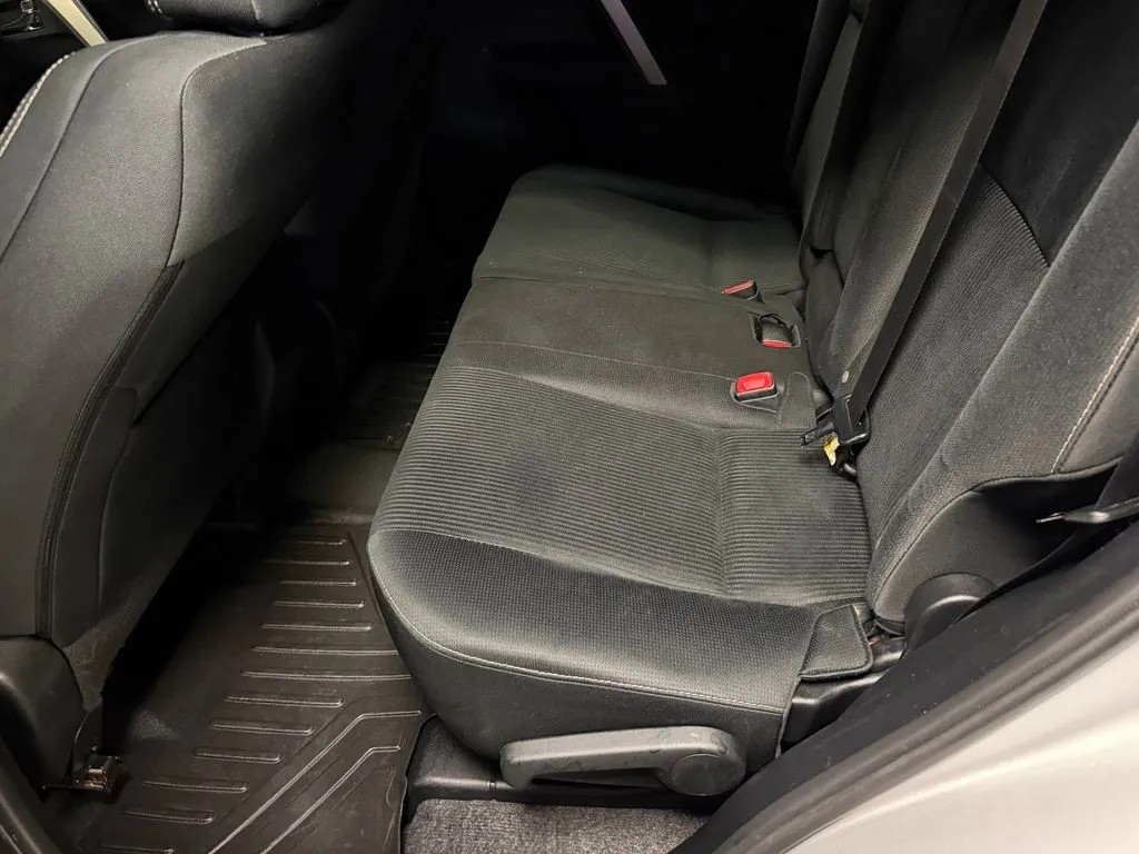 2015 Toyota RAV4 XLE - Photo 11