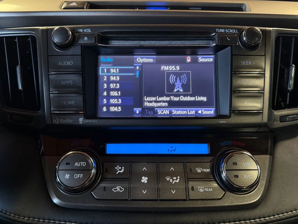 2015 Toyota RAV4 XLE - Photo 25