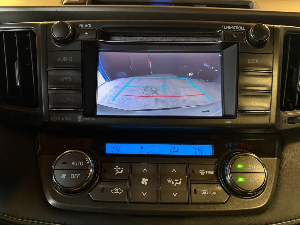 2015 Toyota RAV4 XLE - Photo 26
