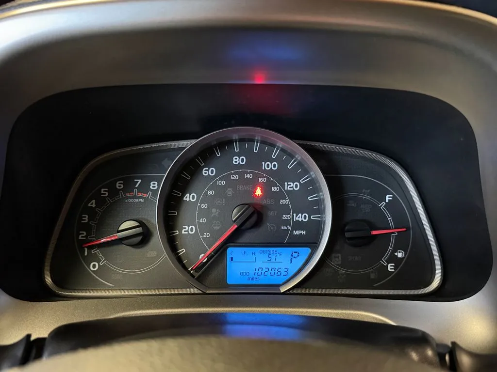 2015 Toyota RAV4 XLE - Photo 24