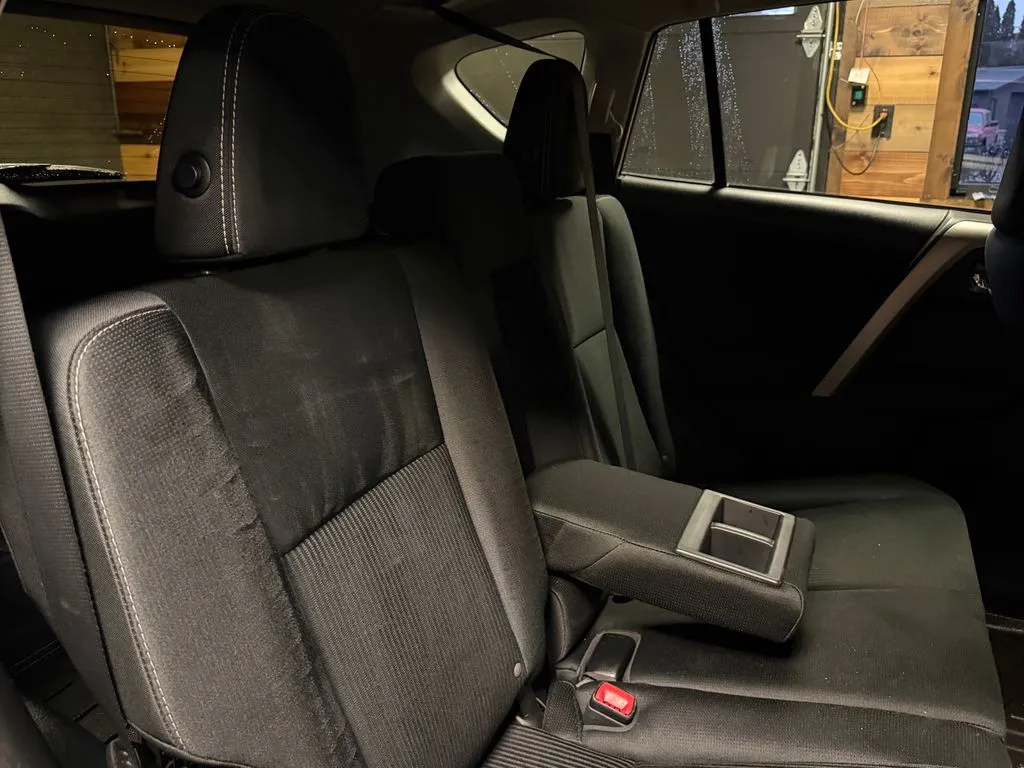2015 Toyota RAV4 XLE - Photo 15
