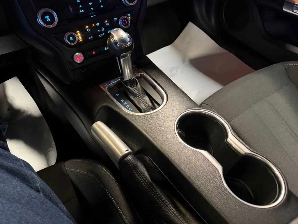 2018 Ford Mustang EcoBoost - Photo 19