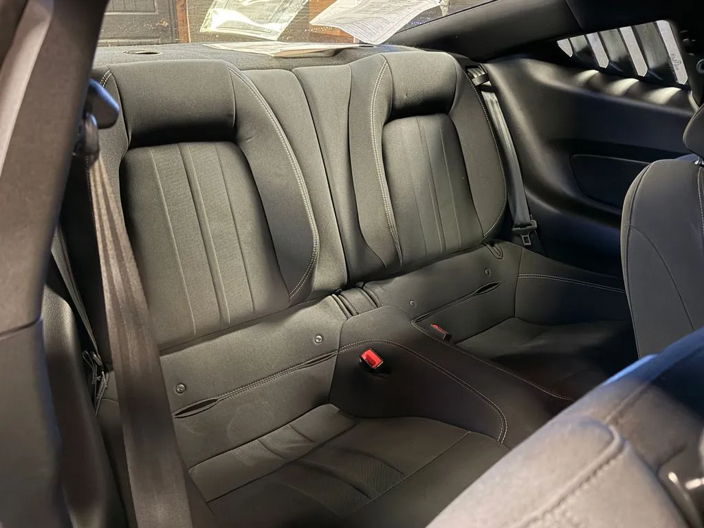 2018 Ford Mustang EcoBoost - Photo 11