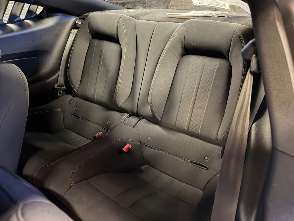2018 Ford Mustang EcoBoost - Photo 9
