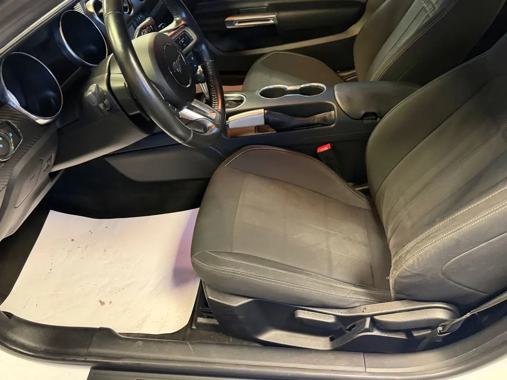2018 Ford Mustang EcoBoost - Photo 7