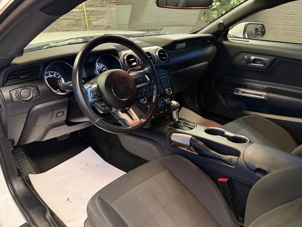 2018 Ford Mustang EcoBoost - Photo 6