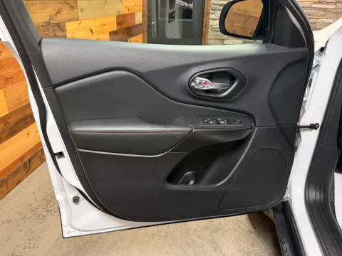 More photos of 2022 Jeep Cherokee Trailhawk at Kurt Johnson Auto Sales & Service, PA