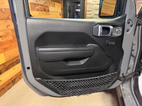 More photos of 2022 Jeep Gladiator Willys at Kurt Johnson Auto Sales & Service, PA