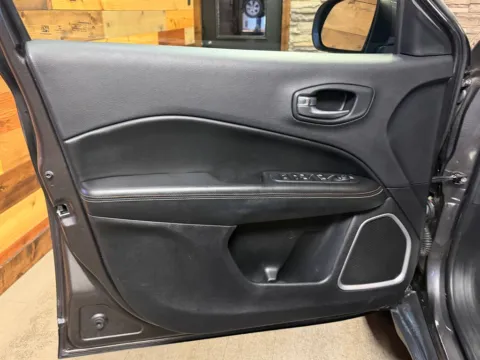 More photos of 2019 Jeep Compass Latitude at Kurt Johnson Auto Sales & Service, PA