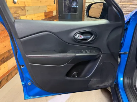 More photos of 2022 Jeep Cherokee Trailhawk at Kurt Johnson Auto Sales & Service, PA