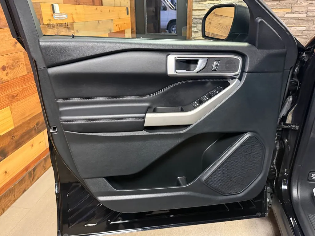 2021 Ford Explorer XLT - Photo 5