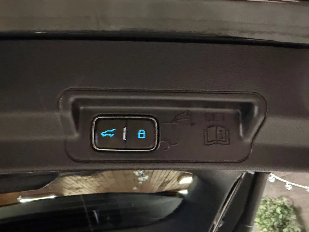 2021 Ford Explorer XLT - Photo 16
