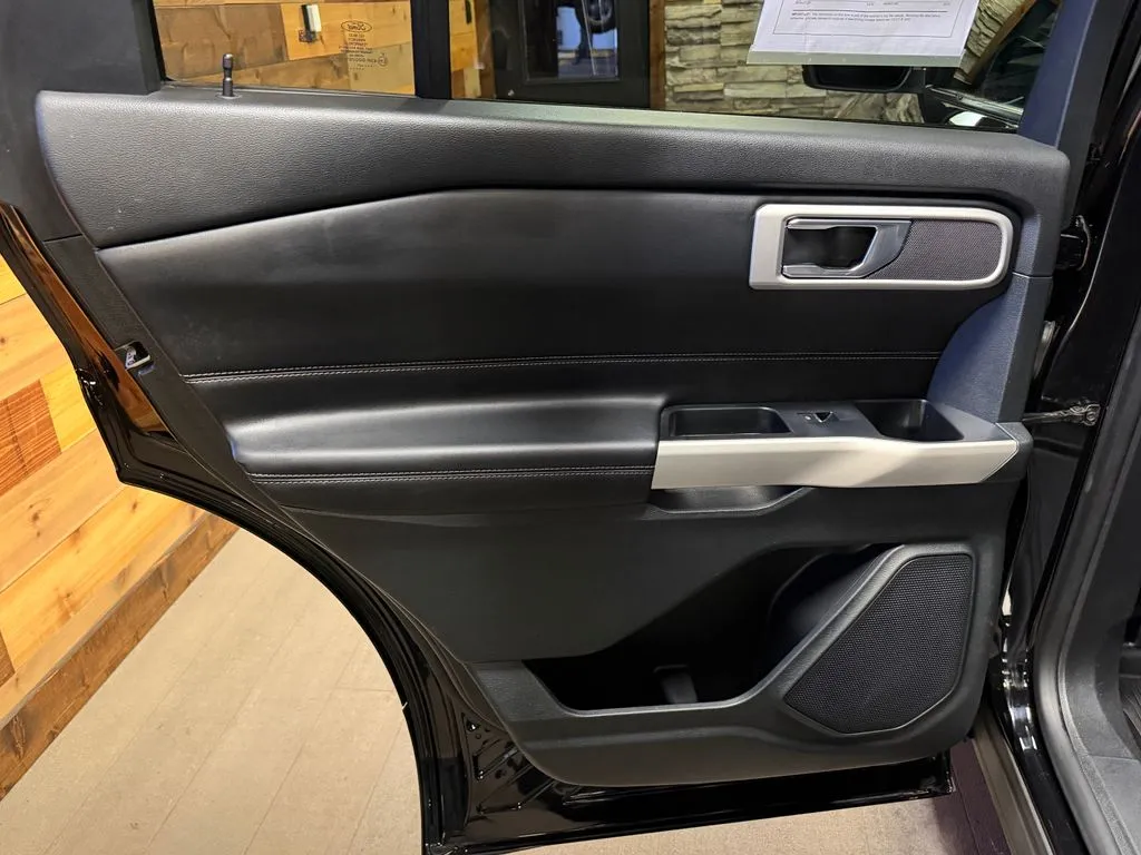 2021 Ford Explorer XLT - Photo 9