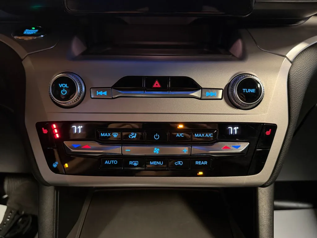 2021 Ford Explorer XLT - Photo 29