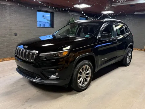 Black 2019 Jeep Cherokee Latitude Plus for sale in DuBois, PA