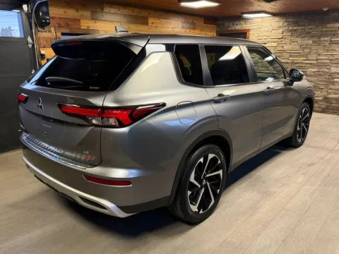 Another view of 2022 Mitsubishi Outlander SE for sale in DuBois, PA at Kurt Johnson Auto Sales & Service