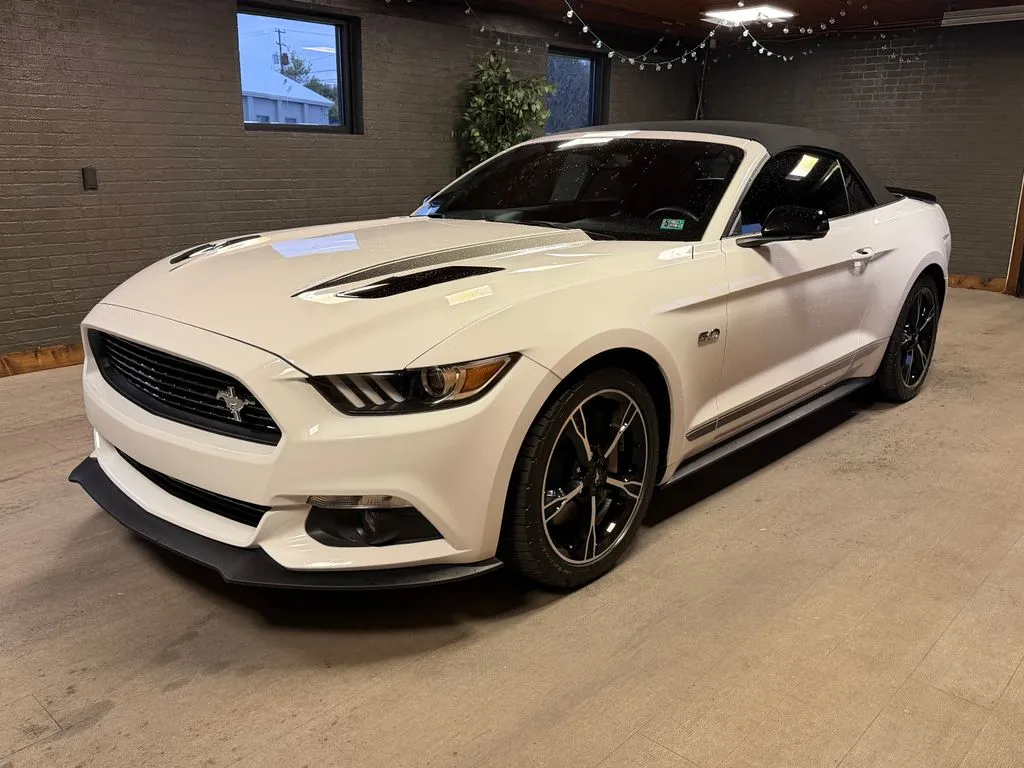 2017 Ford Mustang GT Convertible Premium's photo