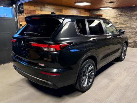 More photos of 2022 Mitsubishi Outlander ES at Kurt Johnson Auto Sales & Service, PA