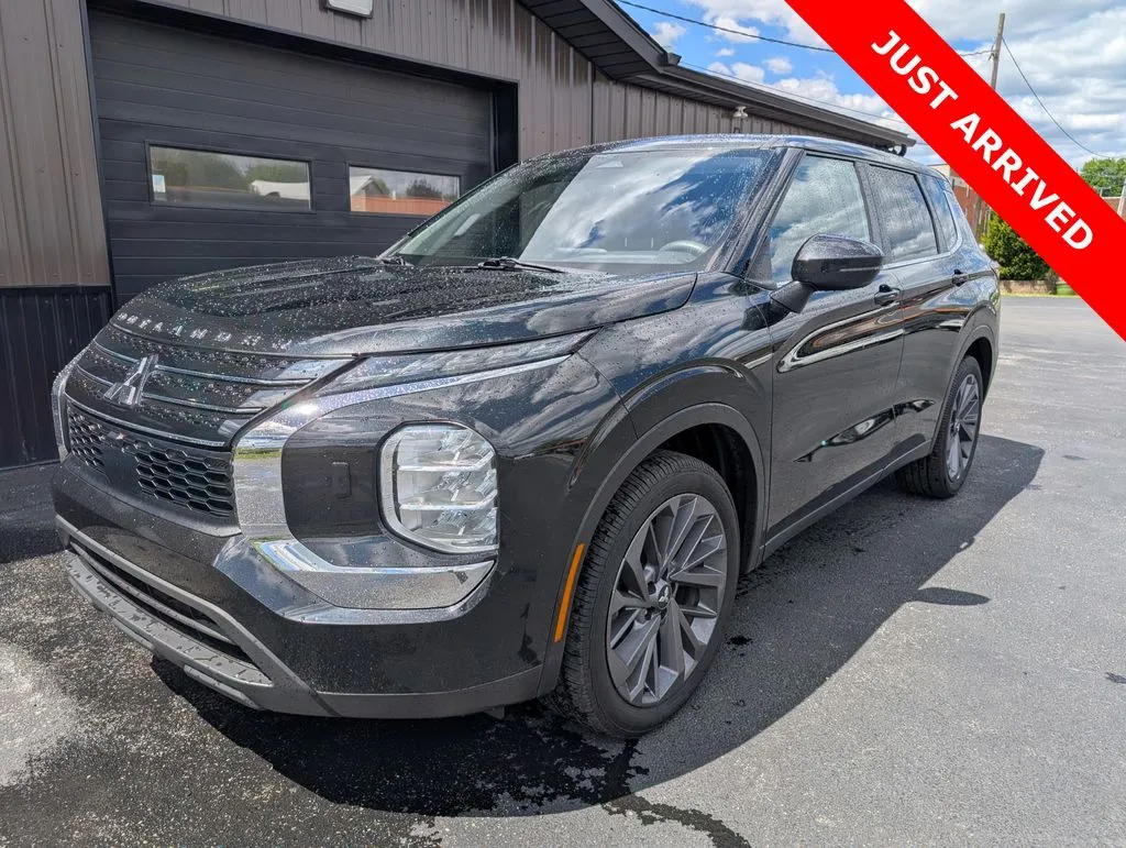 Silver 2022 Mitsubishi Outlander ES for sale in DuBois, PA