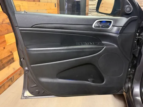 More photos of 2019 Jeep Grand Cherokee Altitude at Kurt Johnson Auto Sales & Service, PA