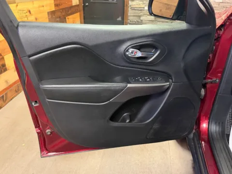 More photos of 2020 Jeep Cherokee Latitude Plus at Kurt Johnson Auto Sales & Service, PA