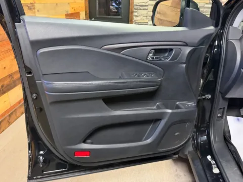More photos of 2016 Honda Pilot EX-L at Kurt Johnson Auto Sales & Service, PA