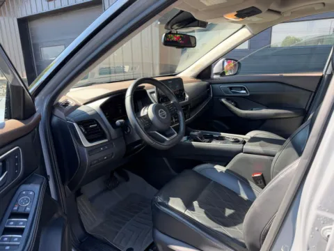 More photos of 2021 Nissan Rogue Platinum at Kurt Johnson Auto Sales & Service, PA