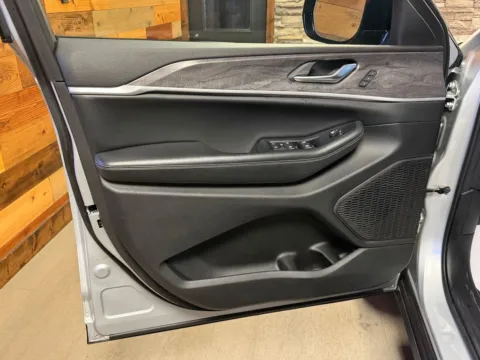 More photos of 2023 Jeep Grand Cherokee L Limited at Kurt Johnson Auto Sales & Service, PA