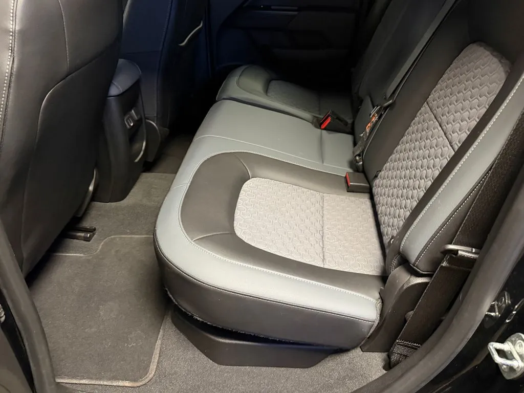 2021 Chevrolet Colorado Z71 - Photo 11