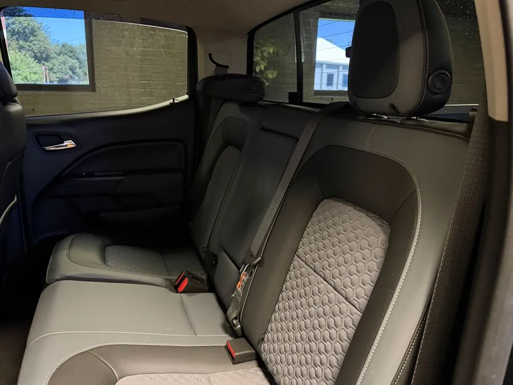 2021 Chevrolet Colorado Z71 - Photo 12