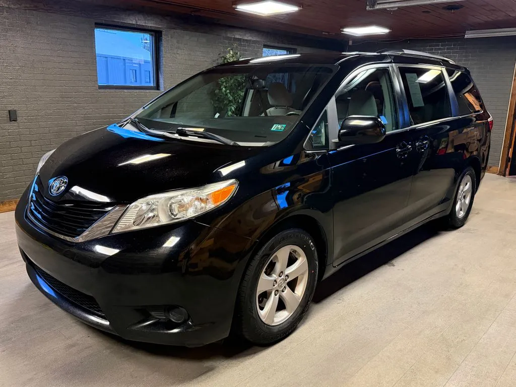 Black 2017 Toyota Sienna LE for sale in DuBois, PA