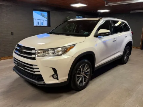White 2019 Toyota Highlander XLE for sale in DuBois, PA