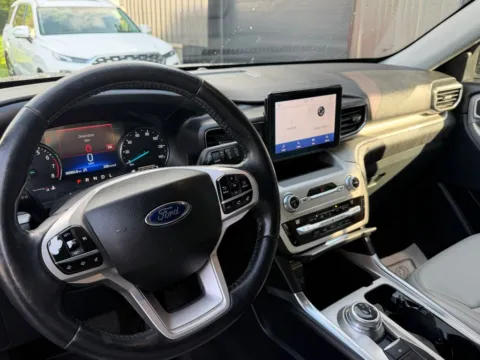 More photos of 2021 Ford Explorer XLT at Kurt Johnson Auto Sales & Service, PA