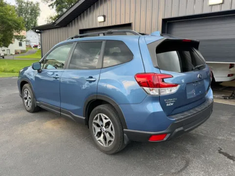 More photos of 2020 Subaru Forester Premium at Kurt Johnson Auto Sales & Service, PA