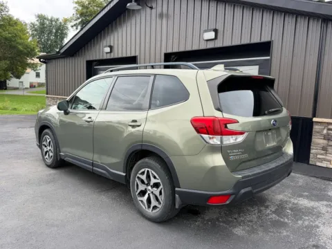 More photos of 2019 Subaru Forester Premium at Kurt Johnson Auto Sales & Service, PA