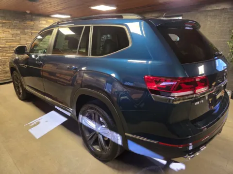 Photos of 2021 Volkswagen Atlas 3.6L V6 SE w/Technology R-Line for sale in DuBois, PA at Kurt Johnson Auto Sales & Service