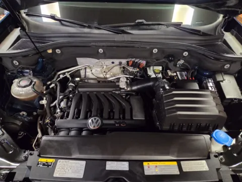 More photos of 2021 Volkswagen Atlas 3.6L V6 SE w/Technology R-Line at Kurt Johnson Auto Sales & Service, PA