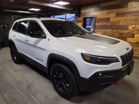 More photos of 2022 Jeep Cherokee Trailhawk at Kurt Johnson Auto Sales & Service, PA