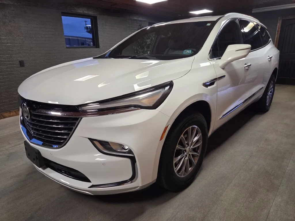 2023 Buick Enclave Essence