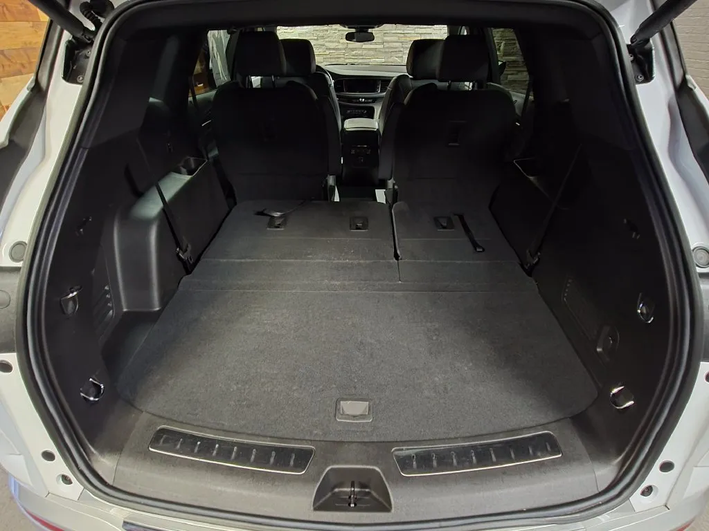 2023 Buick Enclave Essence - Photo 17