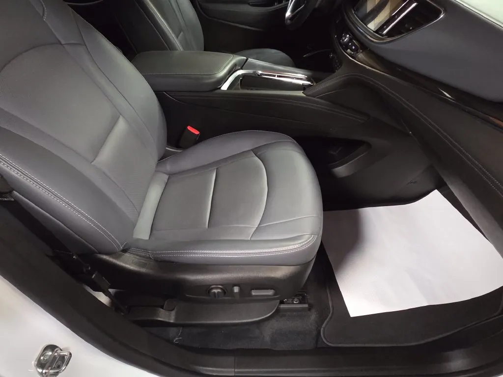 2023 Buick Enclave Essence - Photo 26