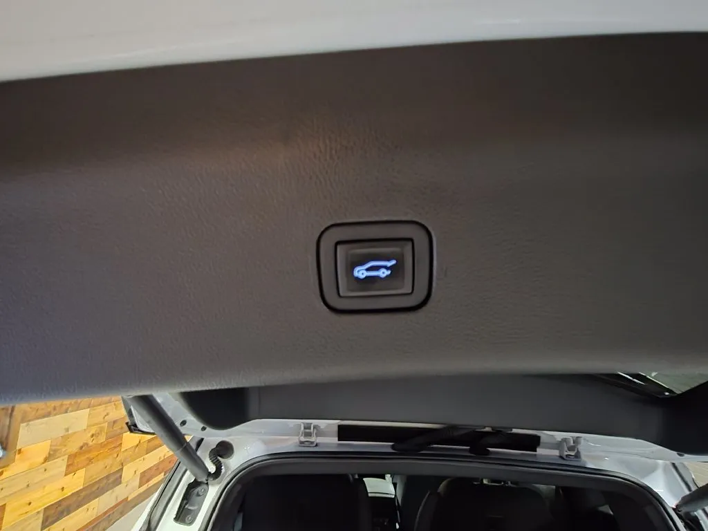 2023 Buick Enclave Essence - Photo 18