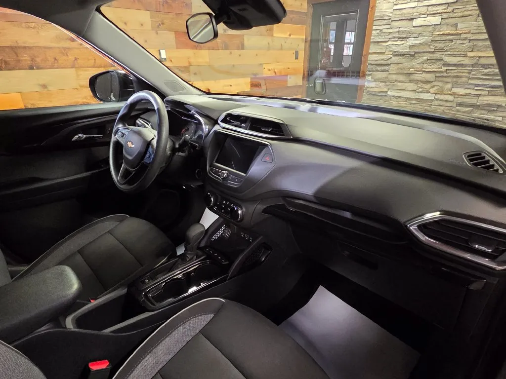 2023 Chevrolet TrailBlazer LT - Photo 21